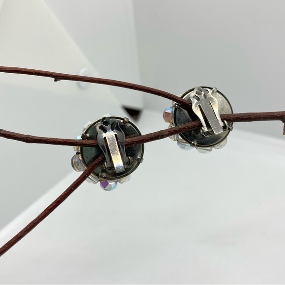 AURORA Borealis Clear Crystal Beaded Cluster Clip-On Vintage Earrings - Picture 4 of 7